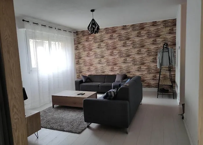 Lapacca For 3 People, Individual Garage, Close To Train Station *